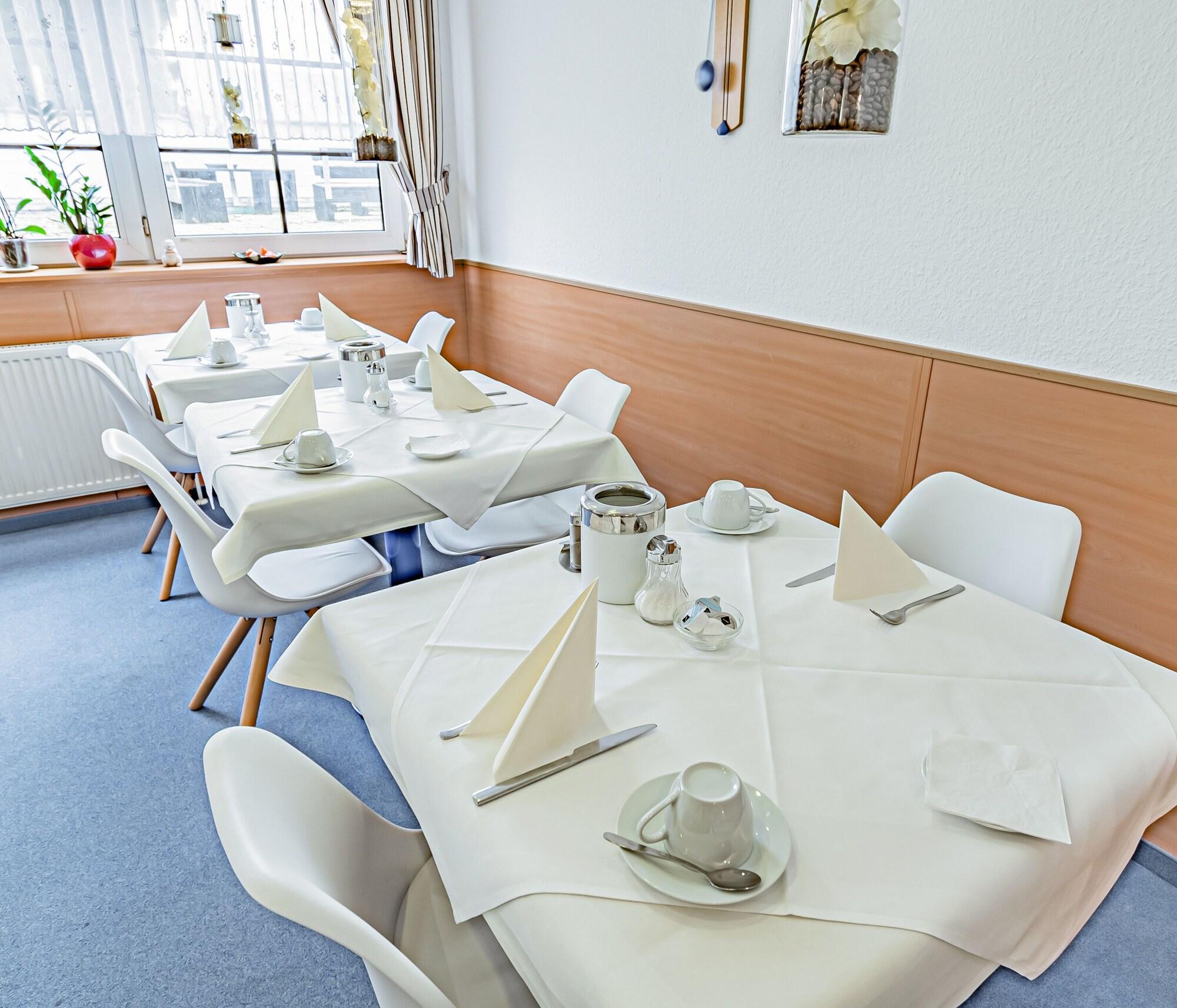 Hotel Tannenblick Bad Vilbel Buitenkant foto