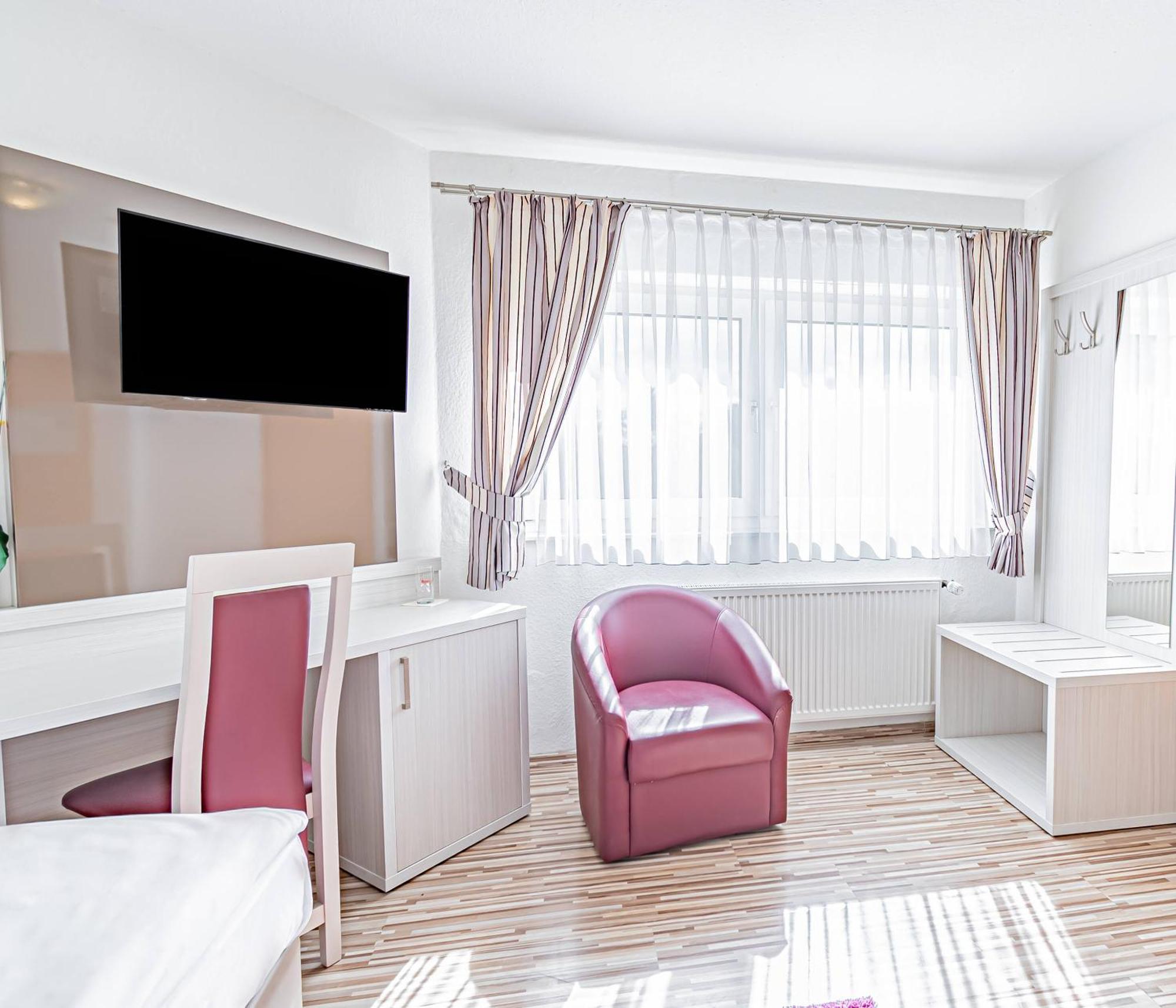 Hotel Tannenblick Bad Vilbel Buitenkant foto